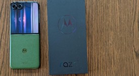 Good
													Motorola Razr Plus (2024) - Unlocked, Green, 256 GB, 12 GB, photo 1 of 6