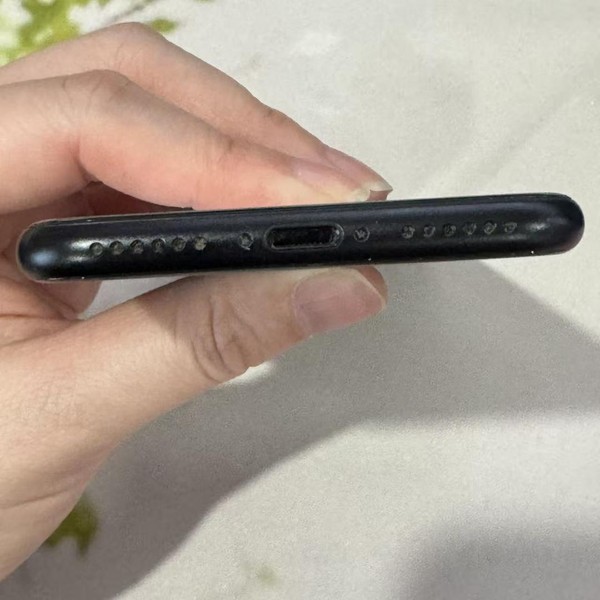 Apple iPhone SE 2nd Gen 2020 - Unlocked, 64 GB, Black, A2275