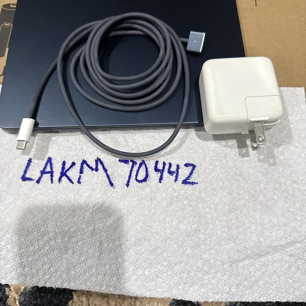 MacBook Air 2022 (M2) - 13 inch - 256 GB, Midnight, 8 GB, Apple M2