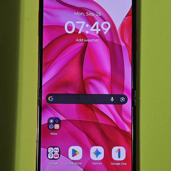 Motorola Razr Plus (2024) - T-Mobile, 256 GB, Pink, 12 GB