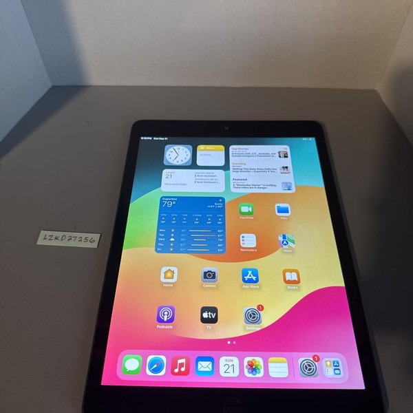 Apple iPad 7th Gen - Wi-Fi, 32 GB, Gray, A2197