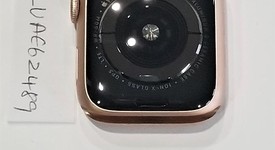 Mint
													Apple Watch Series 4 44mm - Unlocked, Gold, A1976 - Cellular, Aluminum, photo 3 of 4