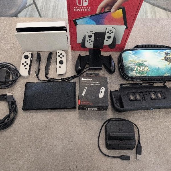 Nintendo Switch - OLED - 64 GB, White