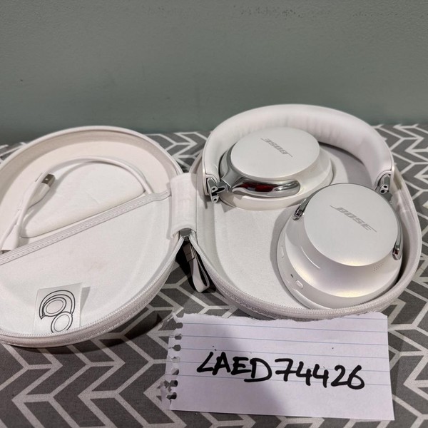 Bose QuietComfort Ultra Headphones - White