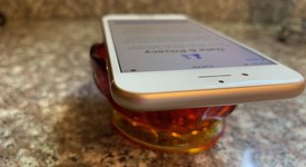 Good
													Apple iPhone 8 - Sprint, Gold, 64 GB, A1863, photo 5 of 9