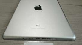 Good
													Apple iPad 6th Gen - Wi-Fi, Silver, 32 GB, A1893, photo 4 of 7