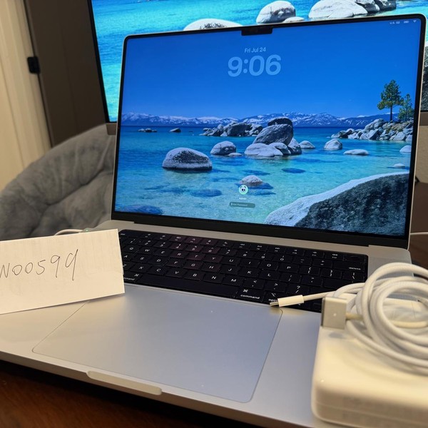 MacBook Pro 2021 - 16 inch - 512 GB, Silver, 16 GB, Apple M1 Pro 10-core