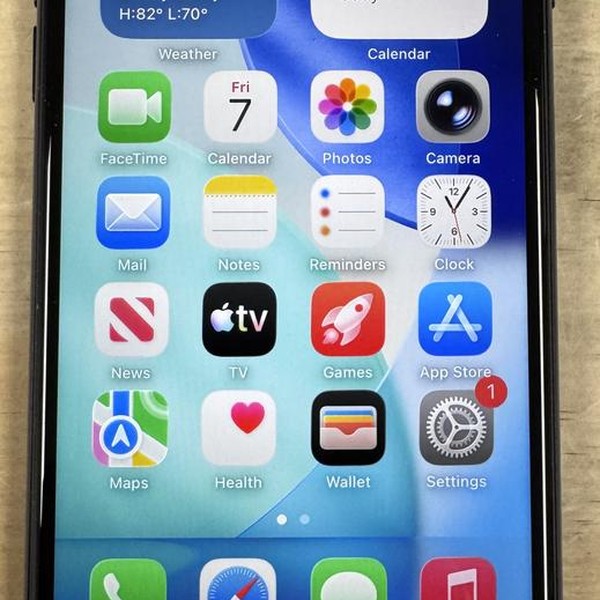 Apple iPhone SE 3rd Gen 2022 - Unlocked, 128 GB, Midnight, A2595