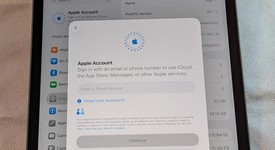 Good
													Apple iPad 8th Gen - Wi-Fi, Gray, 32 GB, A2270, photo 3 of 4