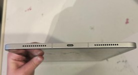Mint
													Apple iPad 10th Gen - Unlocked, Silver, 64 GB, A2757, photo 5 of 10