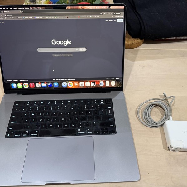 MacBook Pro 2023 - 16 inch - 4 TB, Gray, 96 GB, Apple M2 Max