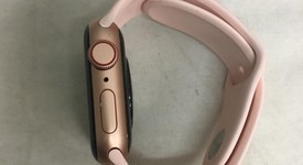 Mint
													Apple Watch SE 1st Gen 40mm - Unlocked, Gold, A2353 - Cellular, Aluminum, photo 2 of 6