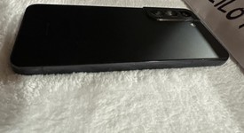 Good
													Samsung Galaxy S22 - Unlocked, Black, 256 GB, 8 GB, SM-S901U1, photo 4 of 6