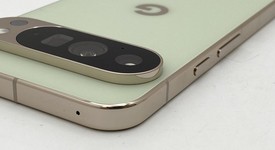 Good
													Google Pixel 10 Pro XL - Unlocked, Jade, 256 GB, GUL82, photo 4 of 5