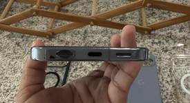 Mint
													Google Pixel 10 Pro XL - Unlocked, Moonstone, 256 GB, GUL82, photo 4 of 6