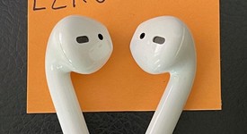 Used
													Apple AirPods 2nd Gen - Lightning Case, photo 5 of 6