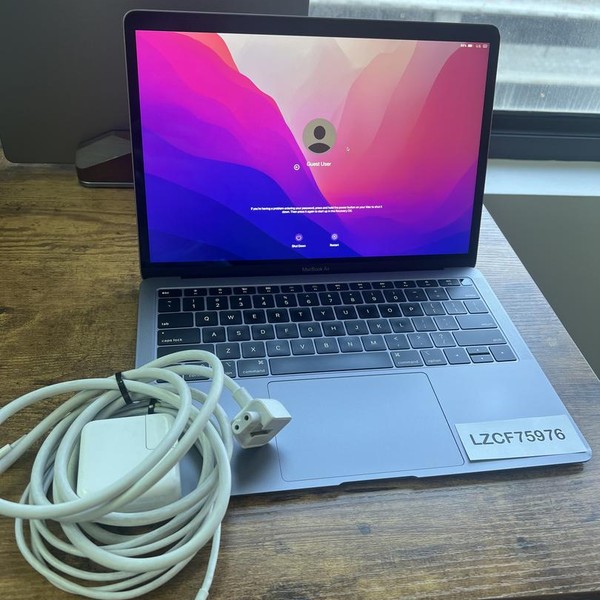 MacBook Air 2018 - 13 inch - 128 GB, Gray, 8 GB, Intel Core i5