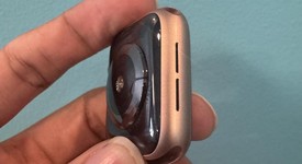 Good
													Apple Watch Series 4 40mm - Unlocked, Gold, A1975 - Cellular, Aluminum, photo 4 of 6