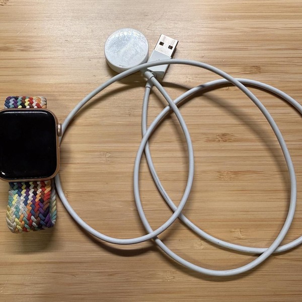 Apple Watch Series 6 40mm - Gold, A2291 - GPS, Aluminum