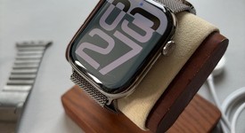 Mint
													Apple Watch Series 10 46mm - Unlocked, Natural, A3003 - Cellular, Titanium, photo 3 of 9