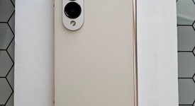 Good
													Samsung Galaxy Z Fold4 5G - Unlocked, Beige, 512 GB, 12 GB, SM-F936U1, photo 5 of 7
