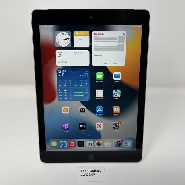 Apple iPad 5th Gen - Unlocked, 32 GB, Gray, A1823