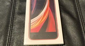 New
													Apple iPhone SE 2nd Gen 2020 - Cricket, Red, 64 GB, A2275, photo 2 of 5