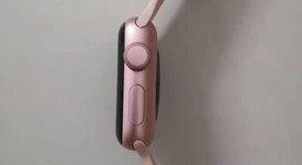 Good
													Apple Watch Series 2 38mm - Rose Gold, 8 GB, A1757, Aluminum, photo 5 of 10