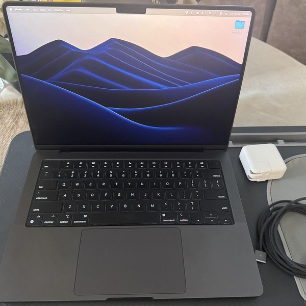 MacBook Pro 2024 - 14 inch - 512 GB, Space Black, 16 GB, Apple M4