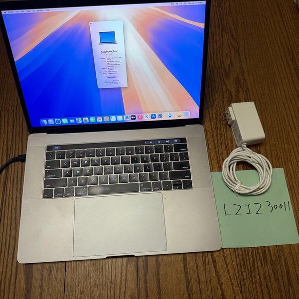 MacBook Pro 2017 (With Touch Bar) - 15 inch - 512 GB, Gray, 16 GB, Intel Core i7