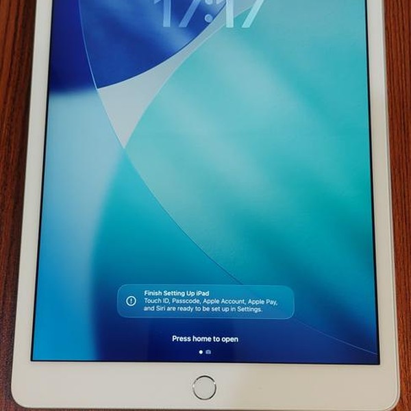 Apple iPad 8th Gen - Wi-Fi, 32 GB, Silver, A2270