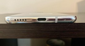 Good
													LG V30 - Verizon, Silver, 64 GB, VS996, photo 4 of 8