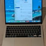 Good MacBook Air 2022 (M2) - 13 inch - 256 GB, Starlight, 8 GB, Apple M2