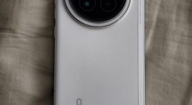 Good
													vivo X Fold3 Pro - Unlocked Non-US, White, 256 GB, 12 GB, photo 4 of 13
