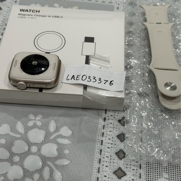 Apple Watch SE (3rd Gen) 40mm - Unlocked, Starlight, A3326 - Cellular