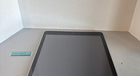 Good
													Apple iPad 9th Gen - Unlocked, Gray, 64 GB, A2603, photo 2 of 5