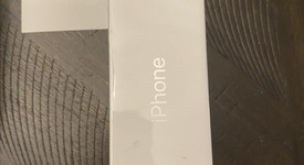 New
													Apple iPhone SE 2nd Gen 2020 - Verizon, White, 64 GB, A2275, photo 2 of 3