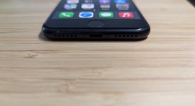 Fair
													Apple iPhone SE 3rd Gen 2022 - Unlocked, Midnight, 64 GB, A2595, photo 3 of 14