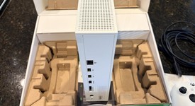 Mint
													Xbox Series S (2020) - White, 512 GB, photo 3 of 6