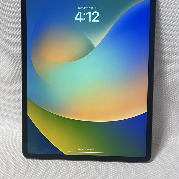 Apple iPad Pro 12.9 inch 4th Gen 2020 - Unlocked, 128 GB, Gray, A2069