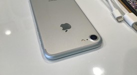 Fair
													Apple iPhone 7 - Verizon, Silver, 128 GB, A1660, photo 4 of 4