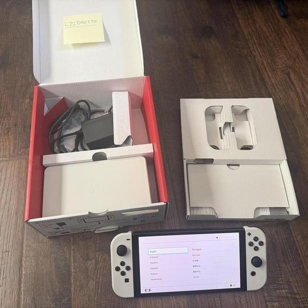 Nintendo Switch - OLED - 64 GB, White