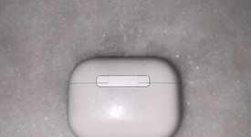 Used
													Apple AirPods Pro - MagSafe Case, photo 3 of 5
