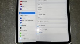 Good
													Apple iPad Pro 12.9" 6th Gen 2022 - Wi-Fi, Gray, 128 GB, photo 3 of 10