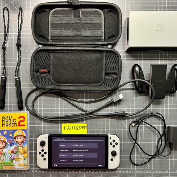 Nintendo Switch - OLED - 64 GB, White