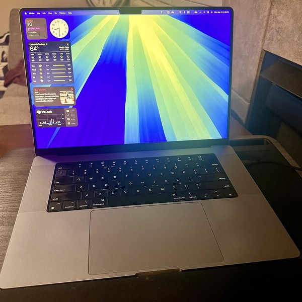 MacBook Pro 2021 - 16 inch - 1 TB, Gray, 64 GB, Apple M1 Max