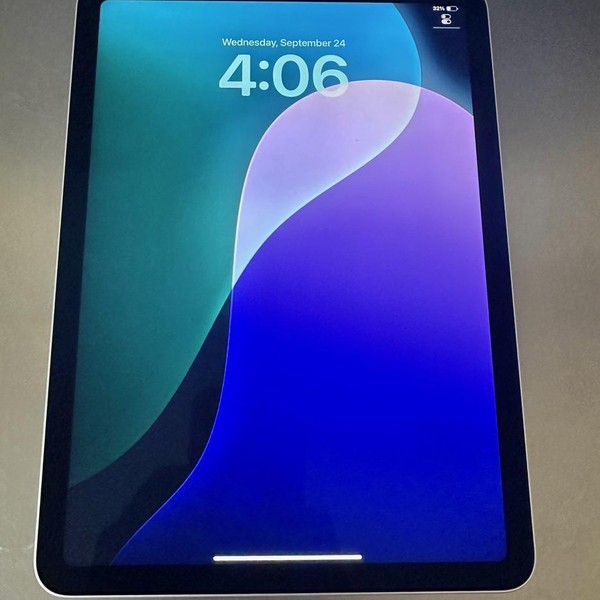 Apple iPad Air 4th Gen - Wi-Fi, 64 GB, Silver, A2316