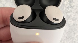 Used
													Google Pixel Buds Pro - Porcelain, photo 3 of 3