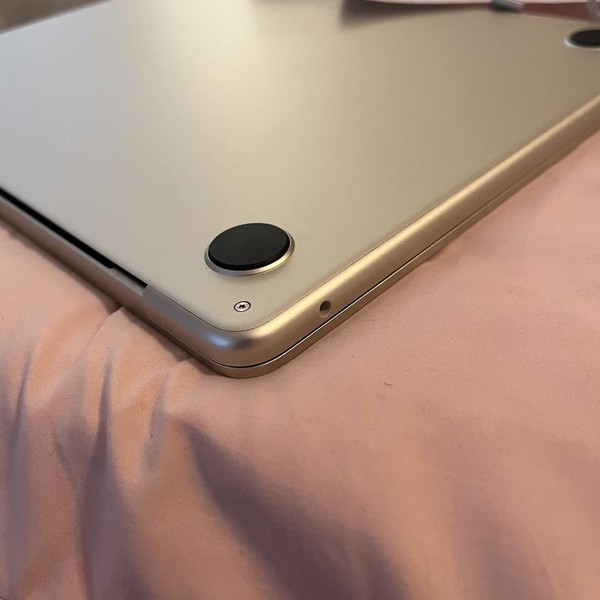 MacBook Air 2022 (M2) - 13 inch - 256 GB, Starlight, 8 GB, Apple M2