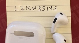 Used
													Apple AirPods 3rd Gen - Lightning Case, photo 2 of 3